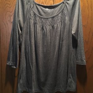 Gray 3 quarter length sleeve shirt